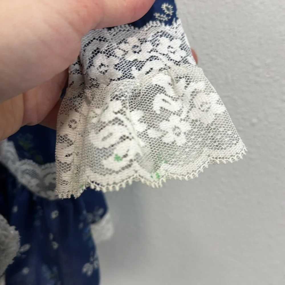 Montgomery Ward‎ vintage dress blue with lace cuffs and trim